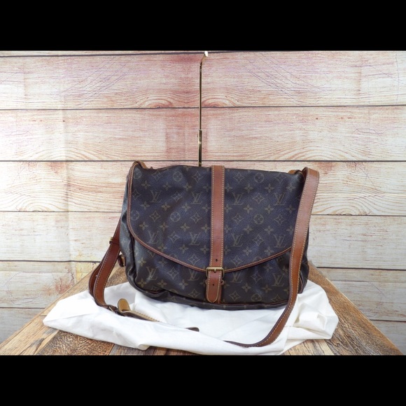 Louis Vuitton Saumur 35 iconic shoulder handbag - Picture 3 of 15